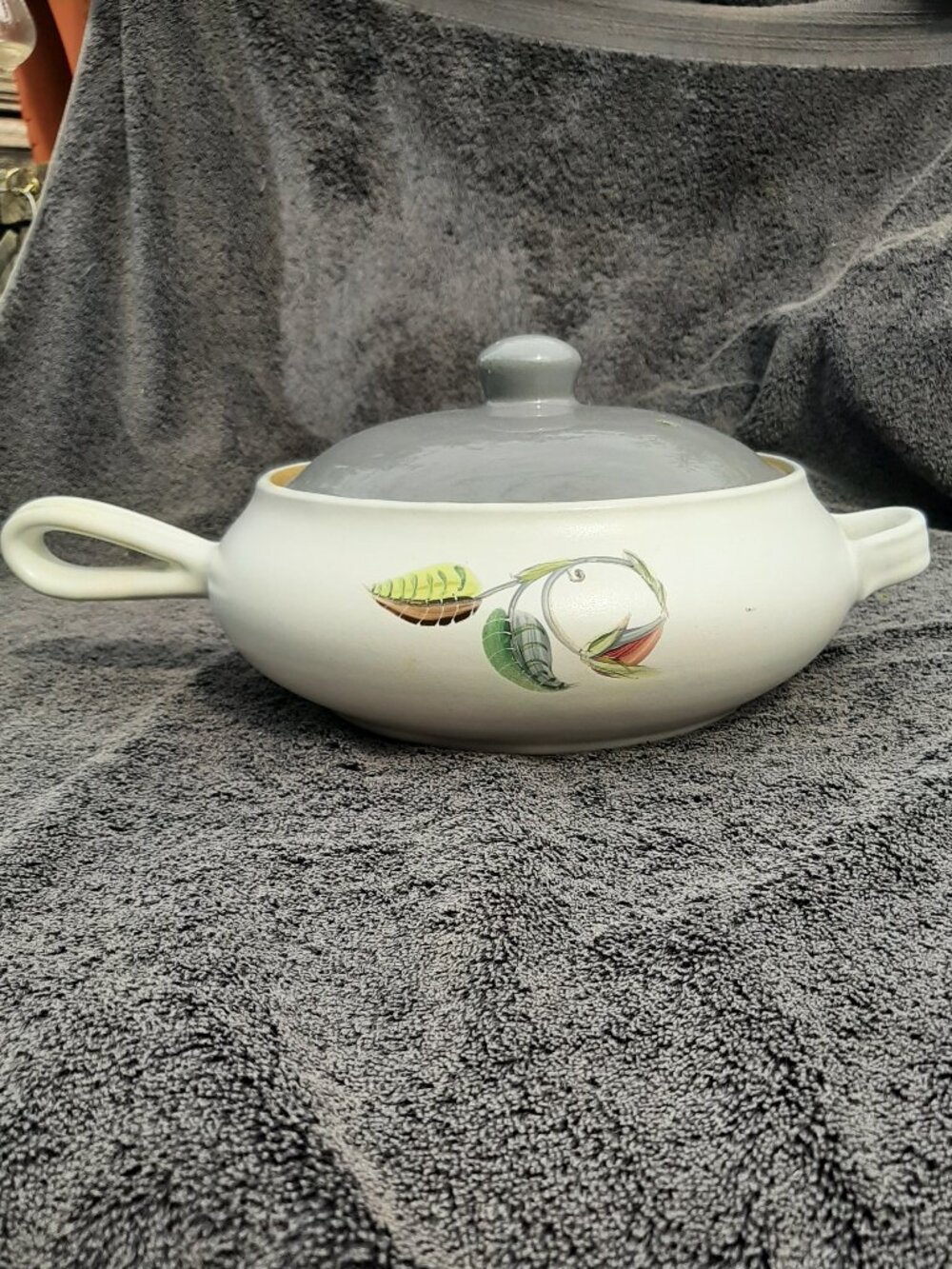 Denby 4 PT Round Flared Handle Covered Casserole "Spring" - Picture 3 of 9